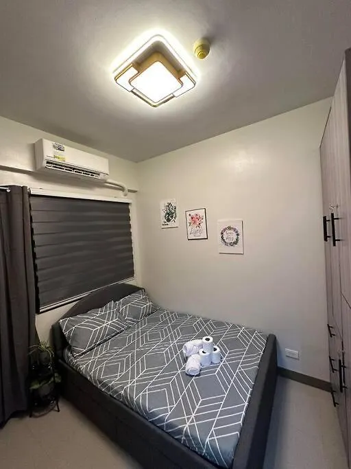 A Cozy 2-Bedroom W/ Balcony,Kitchen,Wifi &Netflix Manila