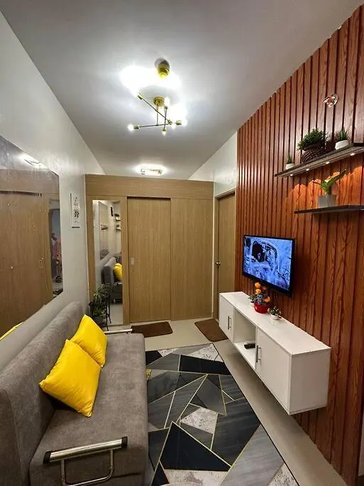 Apartment A Cozy 2-Bedroom W/ Balcony,Kitchen,Wifi &Netflix Manila