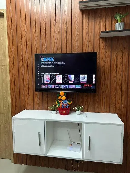 A Cozy 2-Bedroom W/ Balcony,Kitchen,Wifi &Netflix Manila 0*,